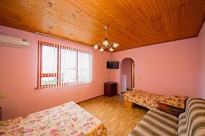 Guest House on Chernomorskaya Ulitsa
