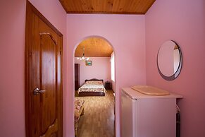 Guest House on Chernomorskaya Ulitsa