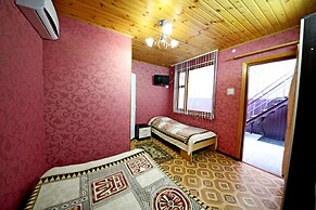 Guest House on Chernomorskaya Ulitsa