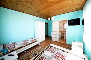 Guest House on Chernomorskaya Ulitsa