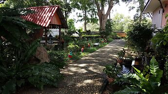 Phalaburi Resort by dreamhouse