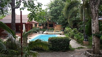 Phalaburi Resort by dreamhouse