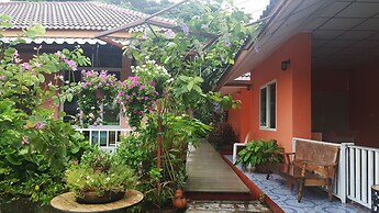 Phalaburi Resort by dreamhouse