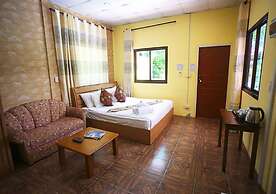 Phalaburi Resort by dreamhouse