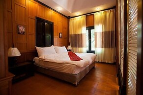 Phalaburi Resort by dreamhouse