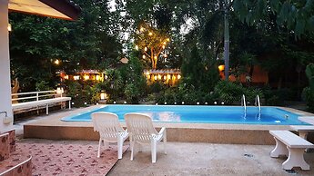 Phalaburi Resort by dreamhouse
