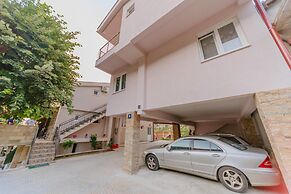 Paradise Bay Apartments