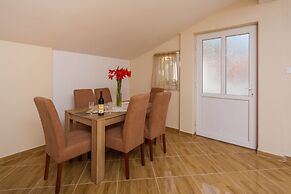 Paradise Bay Apartments
