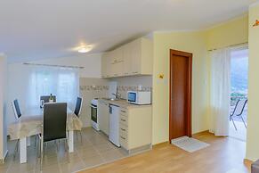 Paradise Bay Apartments