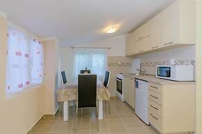 Paradise Bay Apartments