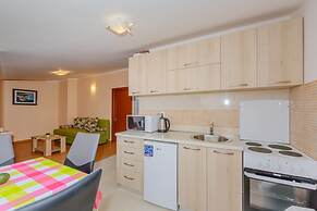 Paradise Bay Apartments