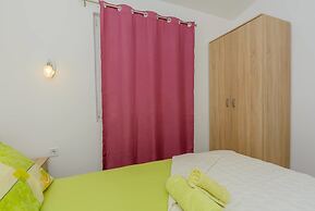 Paradise Bay Apartments