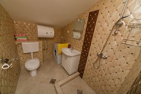 Paradise Bay Apartments