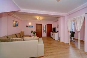 Paradise Bay Apartments