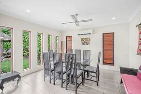 Belle Escapes - Latania Villa Palm Cove