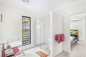 Belle Escapes - Latania Villa Palm Cove