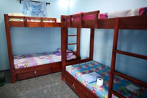 Luzmin BH - Beachfront Cottages