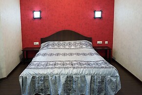 Red Hotel