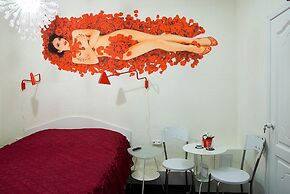 Red Hotel