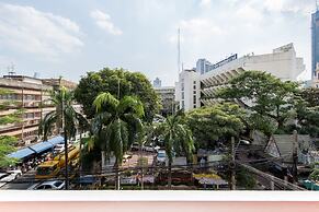 Tiny Taladnoi Hostel