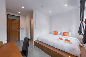 Tiny Taladnoi Hostel