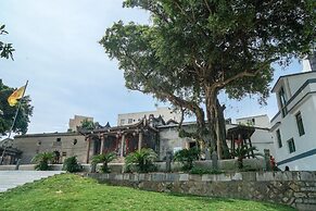 Fuzhou Jeurong Hotel