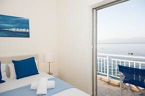 Spacious Apartment on the Beachfront