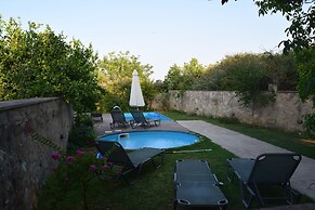 Venetian Cistern Villa