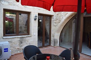 Venetian Cistern Villa