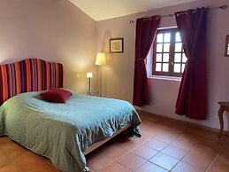 La Vieille Demeure
