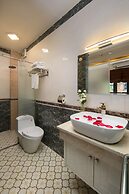 Trang Trang Premium Hotel