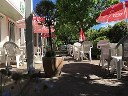 Hôtel Restaurant Les Chènes