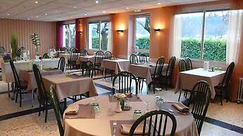 Hôtel Restaurant Les Chènes