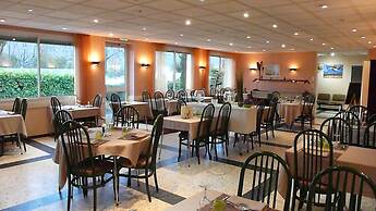 Hôtel Restaurant Les Chènes
