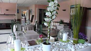 Hôtel Restaurant Les Chènes