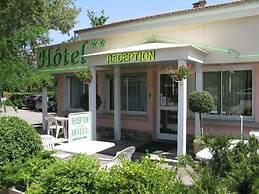 Hôtel Restaurant Les Chènes
