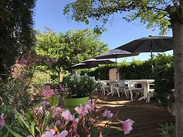 Hôtel Restaurant Les Chènes