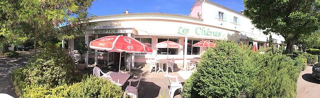 Hôtel Restaurant Les Chènes