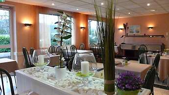 Hôtel Restaurant Les Chènes