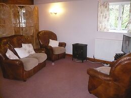 Garden Cottage & Granary