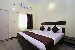 OYO 9060 Sri Sai Guest Inn