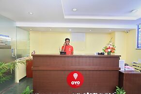 OYO 9653 Ample Premium Suites