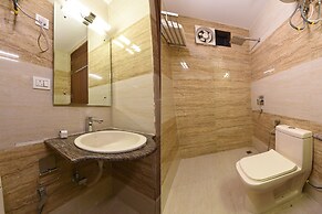 OYO Flagship 5383 Hotel Under Bridge Inn