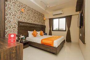 OYO 10650 Hotel Lotus Residency
