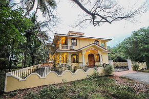 OYO 10723 Home Pool View Studio Colva