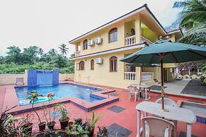 OYO 10723 Home Pool View Studio Colva