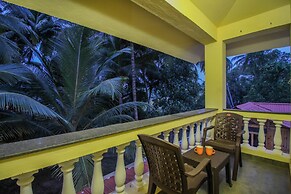 OYO 10723 Home Pool View Studio Colva