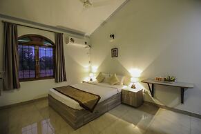 OYO 10723 Home Pool View Studio Colva