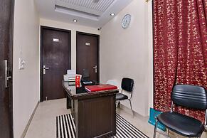 OYO 466 Hotel Lotus B&B