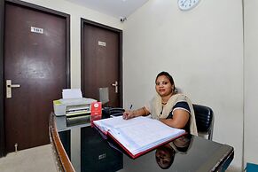 OYO 466 Hotel Lotus B&B